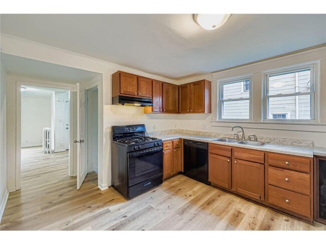 Building Photo - 1501 Sherburne Ave