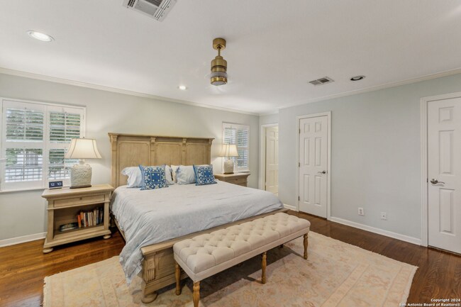 Building Photo - BEAUTIFUL 4-BEDROOM HOME IN TERRELL HILLS