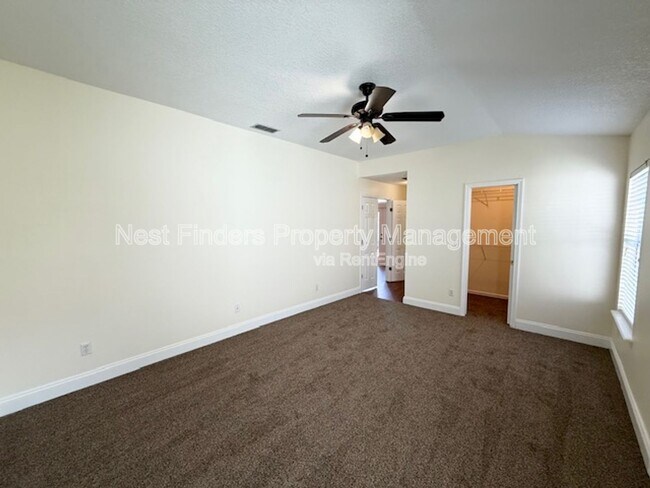 Building Photo - 440 Crescent Pond Dr