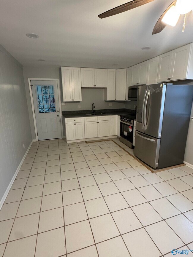 Building Photo - 3610 Williamsburg Dr NW