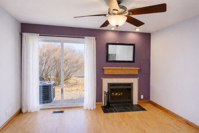 Building Photo - 2624 Prairieview Ln S