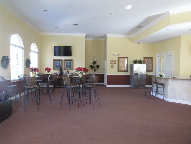 Building Photo - Furnished 2 bedroom 2 bathroom condo