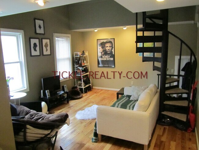 Building Photo - 839 Meigs St