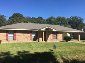 Building Photo - 223 Driftwood Dr