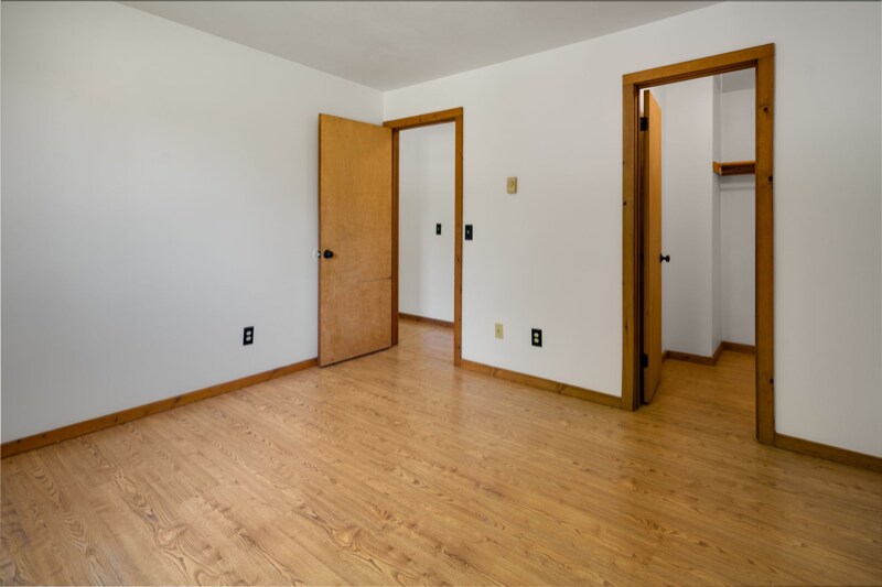 Building Photo - 1895 E Shore Dr