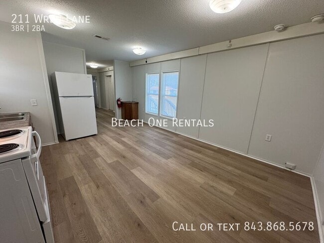 Building Photo - 211 Wren Ln