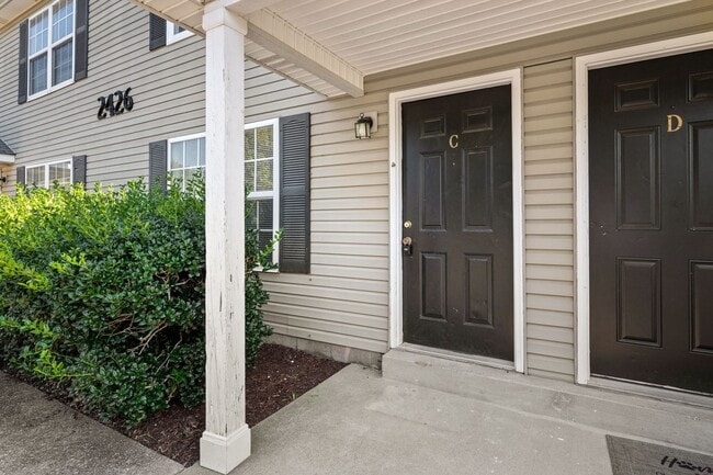 Building Photo - 2426 Willowbrook Dr
