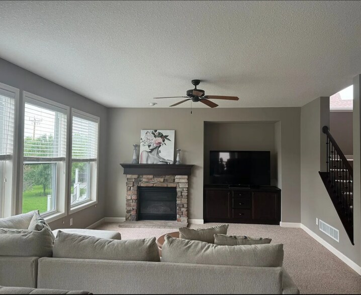 Building Photo - 3389 Ridgestone Way