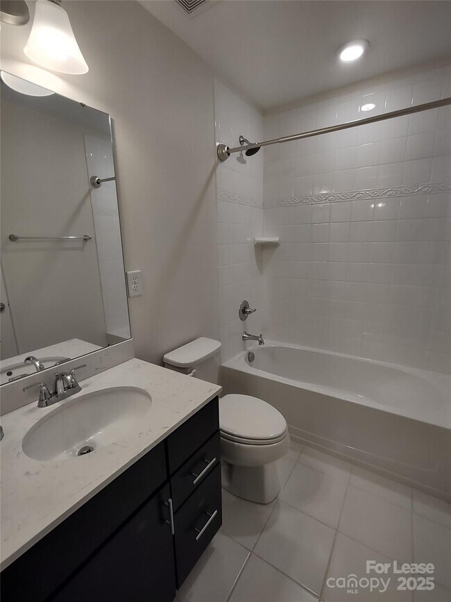 Building Photo - 4068 Zilker Park Dr