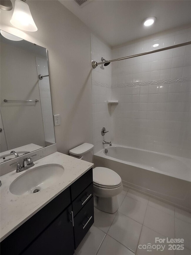 Building Photo - 4073 Zilker Park Dr