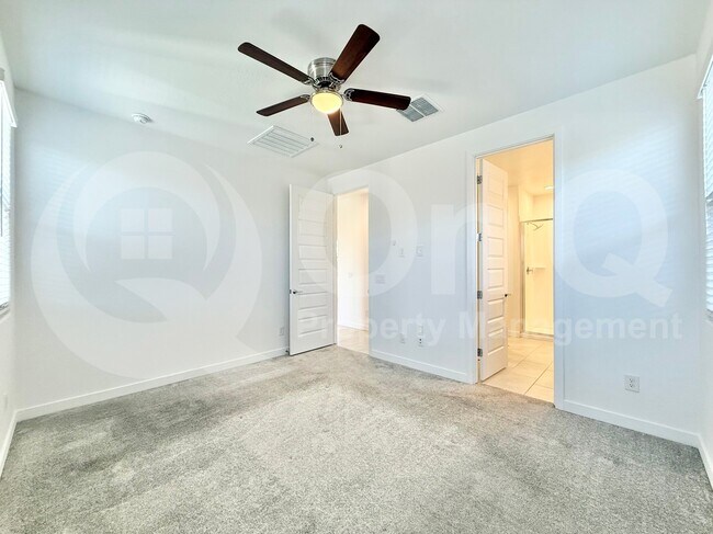 Building Photo - 9432 W Roma Ave