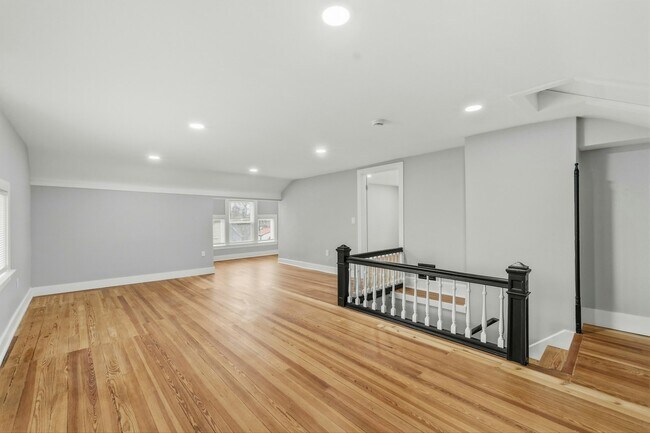 Building Photo - 2978 Wardall Ave