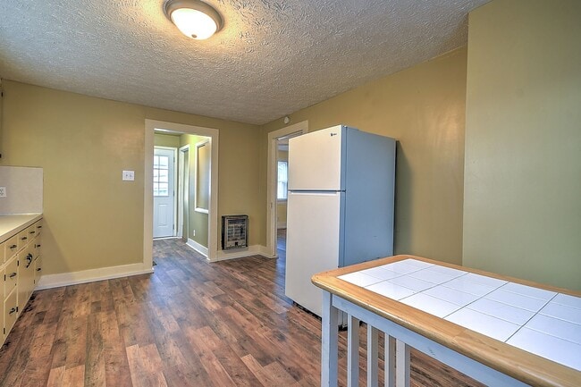 Building Photo - 1017 Fairview Ave