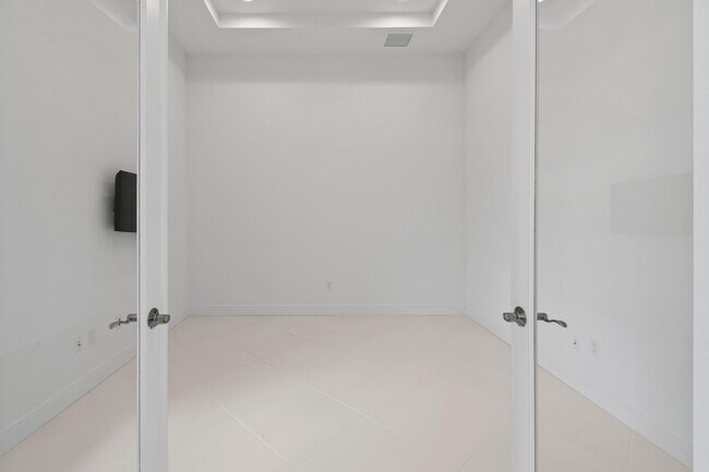 Building Photo - 9019 SW Terzi Wy