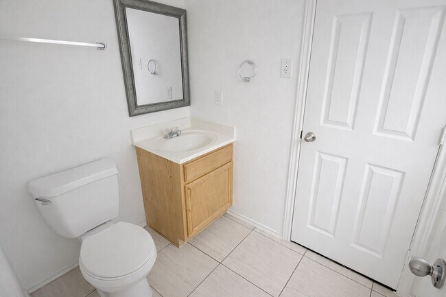 Building Photo - 14123 Fox Creek Park Dr