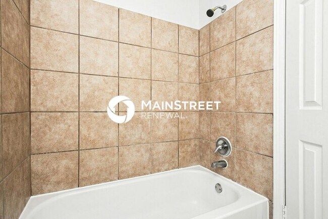 Building Photo - 3 Bedroom Pet-Friendly Home in Memphis, TN with Main Street Renewal