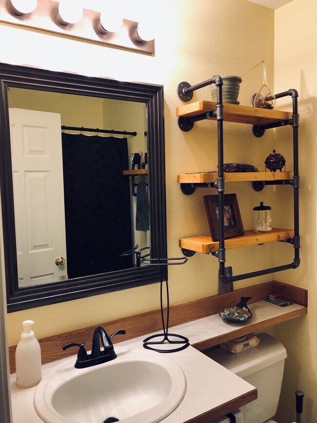 Guest Bathroom - 16255 SW Audubon St