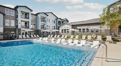 Building Photo - 4600 E McKinney St