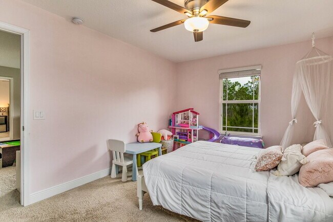 Building Photo - Bright and beautiful home in Windward Cove...
