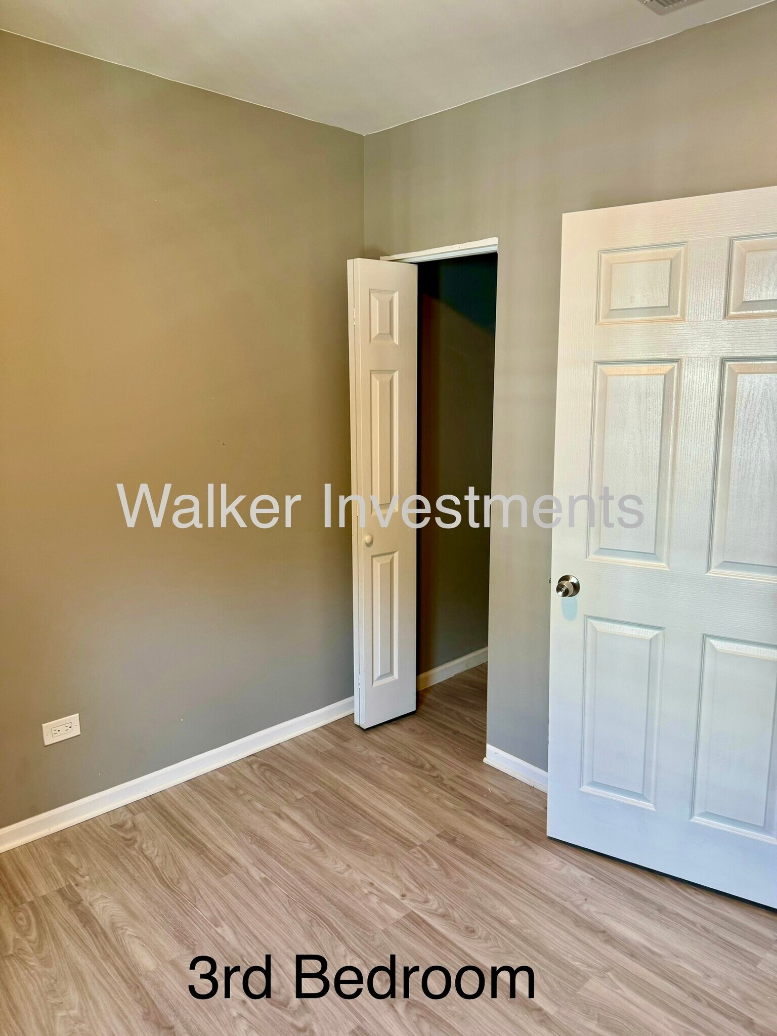 Building Photo - 1627 W 106th St