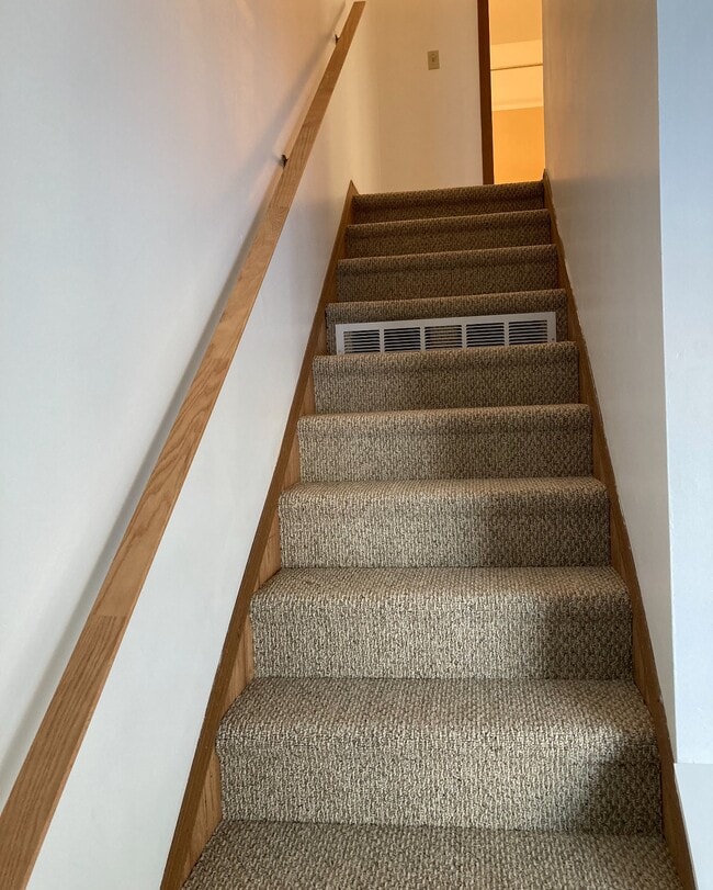 Building Photo - 107 S Van St