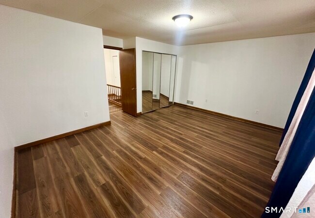 Building Photo - 313 Dunfey Ln