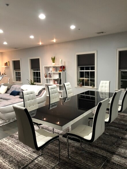 Building Photo - 87 Franklin St