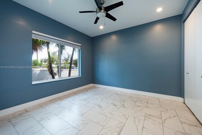 Building Photo - 4920 NE 1st Terrace