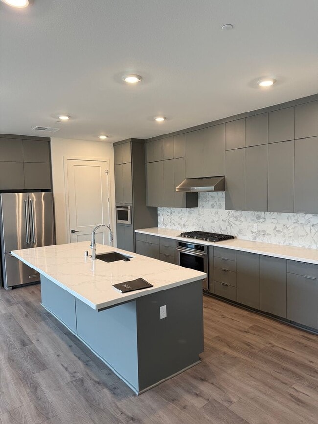 Building Photo - $4,800 / 3 BR – LUXURY TOP-FLOOR UNIT IN WARM SPRINGS WITH RESORT-STYLE AMENITIES