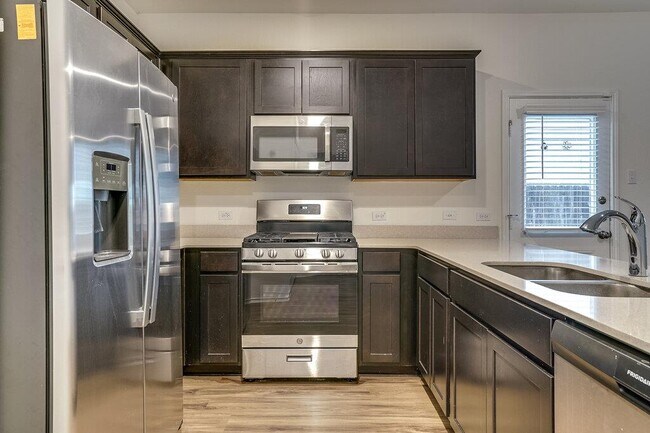 Building Photo - 355 Geode Glen