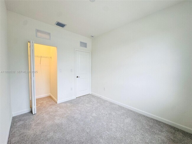 Building Photo - 243 NW 11th Ct