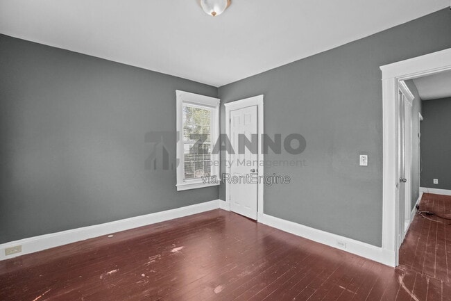 Building Photo - 72 Mowry St