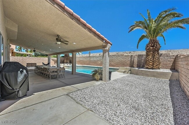 Building Photo - 8380 Campana Dr