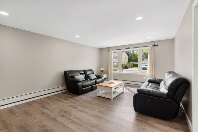 Building Photo - 18 Brookfield Dr