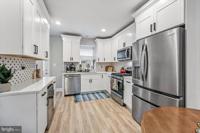 Building Photo - 137 Vassar St