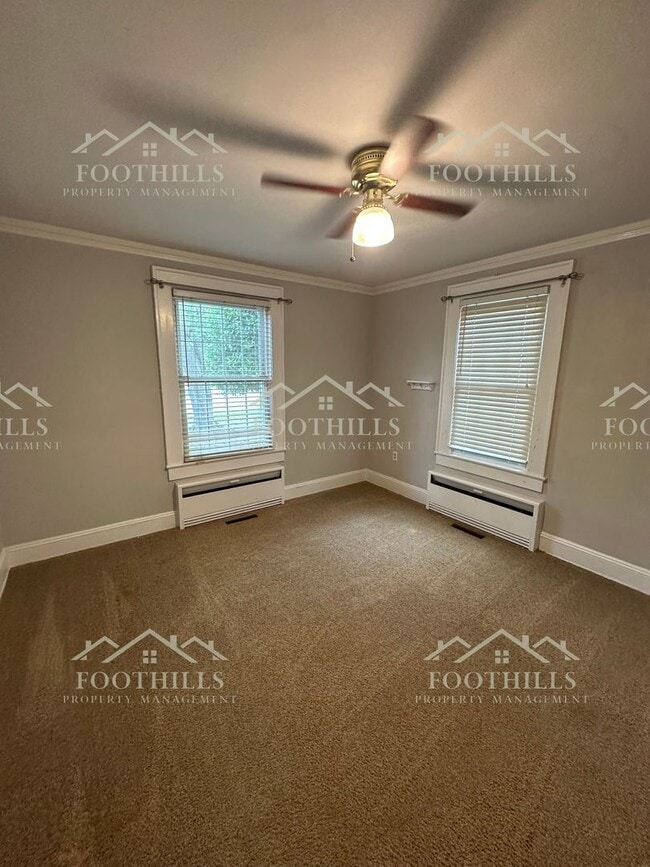 Building Photo - Beautifully updated cottage! 3-Bedroom/2-B...