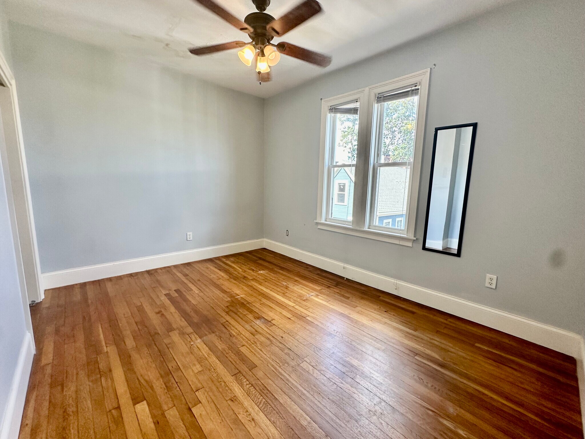 Building Photo - 731 Parker St