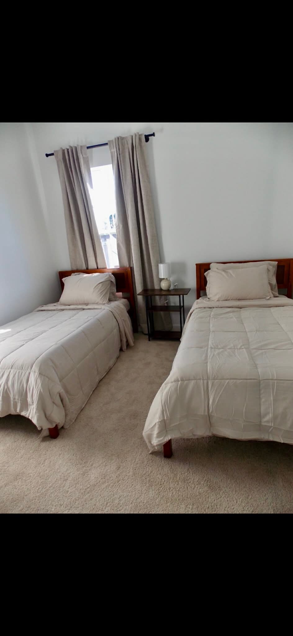 Building Photo - 2739 Primrose Ave