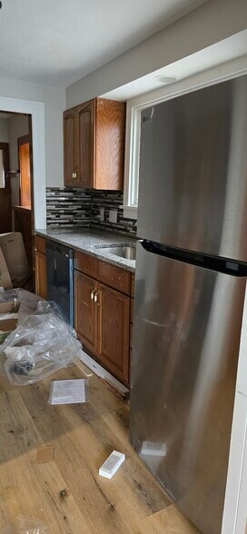 Building Photo - 1420 Thompson Ave