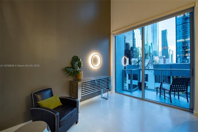 Building Photo - 1060 Brickell Ave