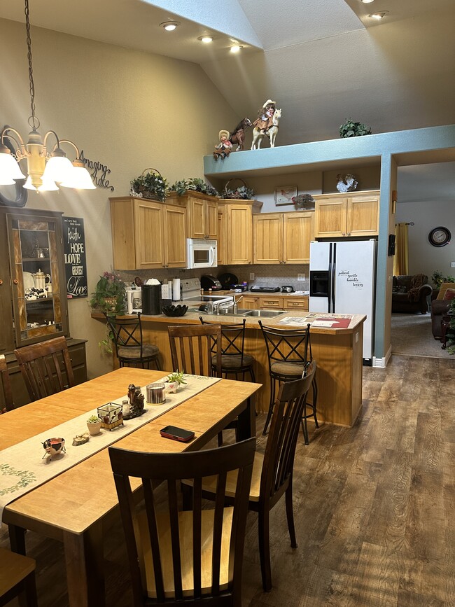 Building Photo - 3610 Porto Fino Ave