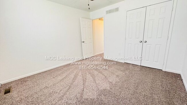 Building Photo - Creekwood Park Townhomes: 3 bedroom Duplex with unique floor plan for rent in the Northland