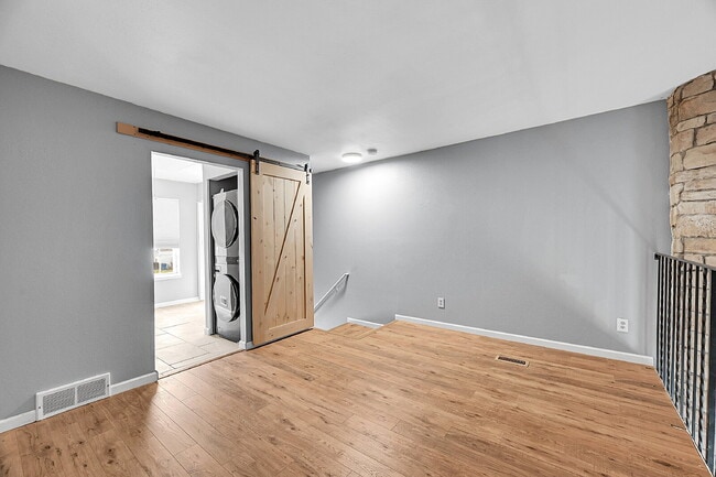 Building Photo - $1,700, 1 bed, 1 bath, located in Lakewood.