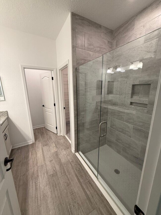 Building Photo - 3 BEDROOM, 2 BATHOOM IN DEANS XING/LITTLE ECON