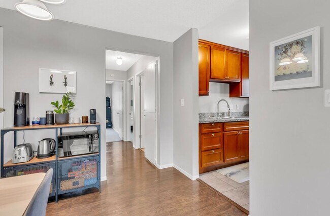 Building Photo - Two bedroom unit in North Davis