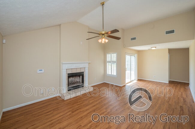 Building Photo - 900 Mister Dr