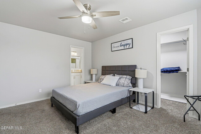 Building Photo - 664 Paseo Modesto Dr