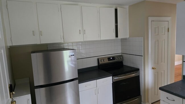 Building Photo - 1252 Main St