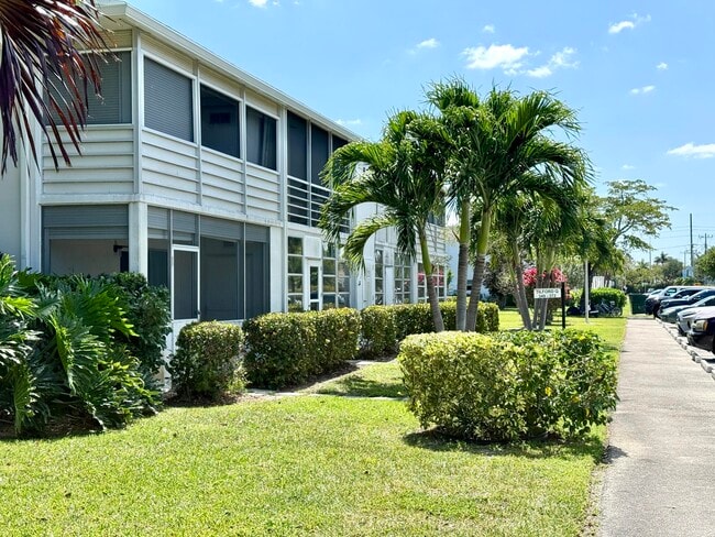 Building Photo - 361 Tilford Q