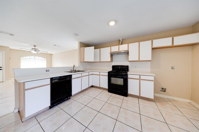 Building Photo - 12914 Townwood Dr